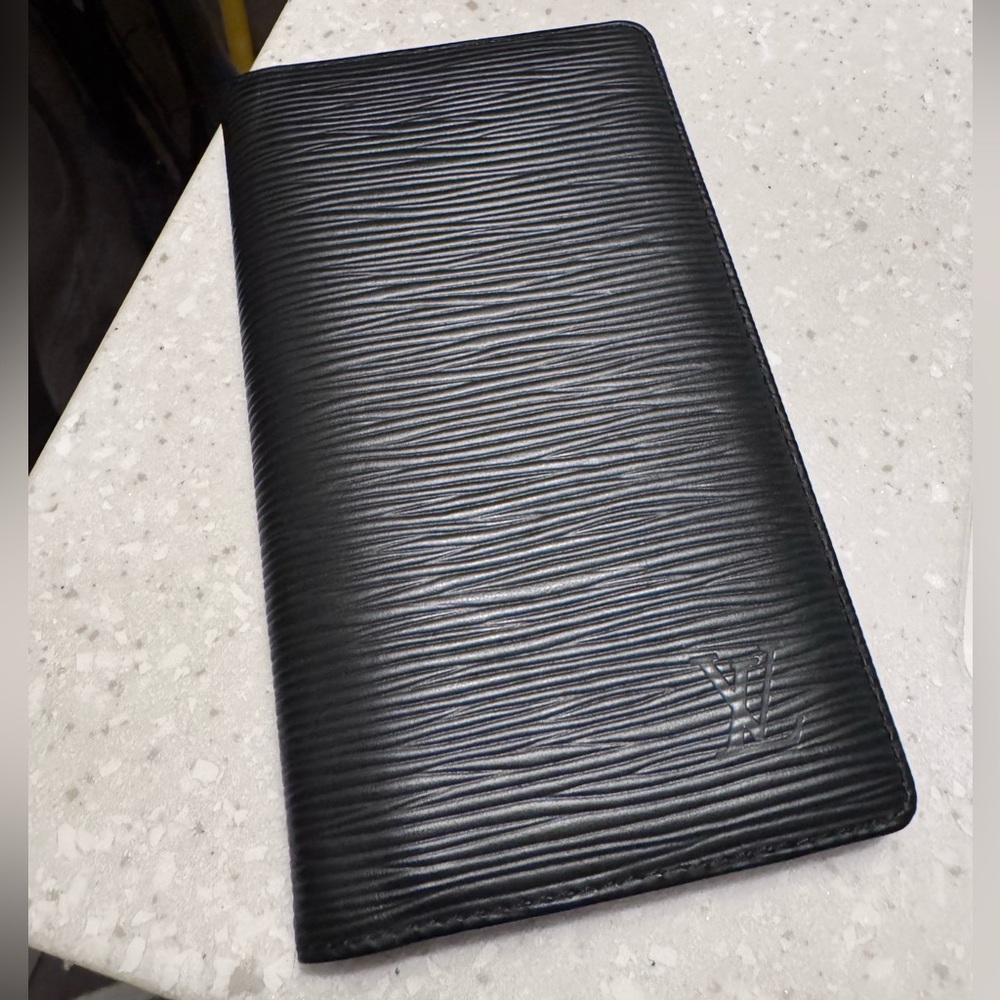 Louis Vuitton Epi Brazza Leather Wallet - Picture 3 of 5
